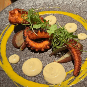 CENA ROMANTICA EN RESTAURANTE CON HOMENAJE AL ROCK Y HERENCIA JAPONESA - SEÑORA TANAKA