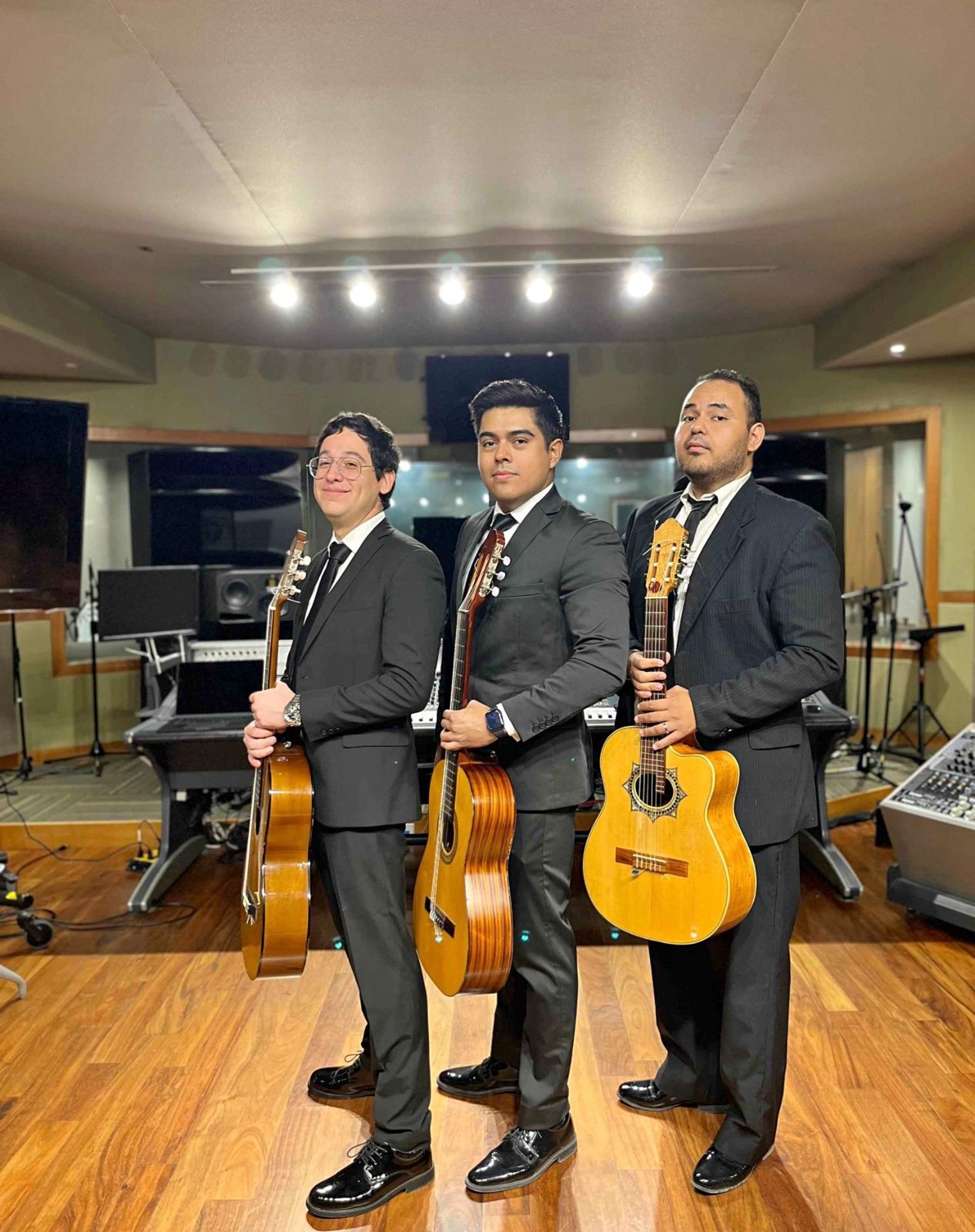 Serenata con Trío Romántico en Monterrey