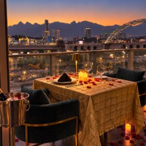 Cena romántica en terraza en Obispado